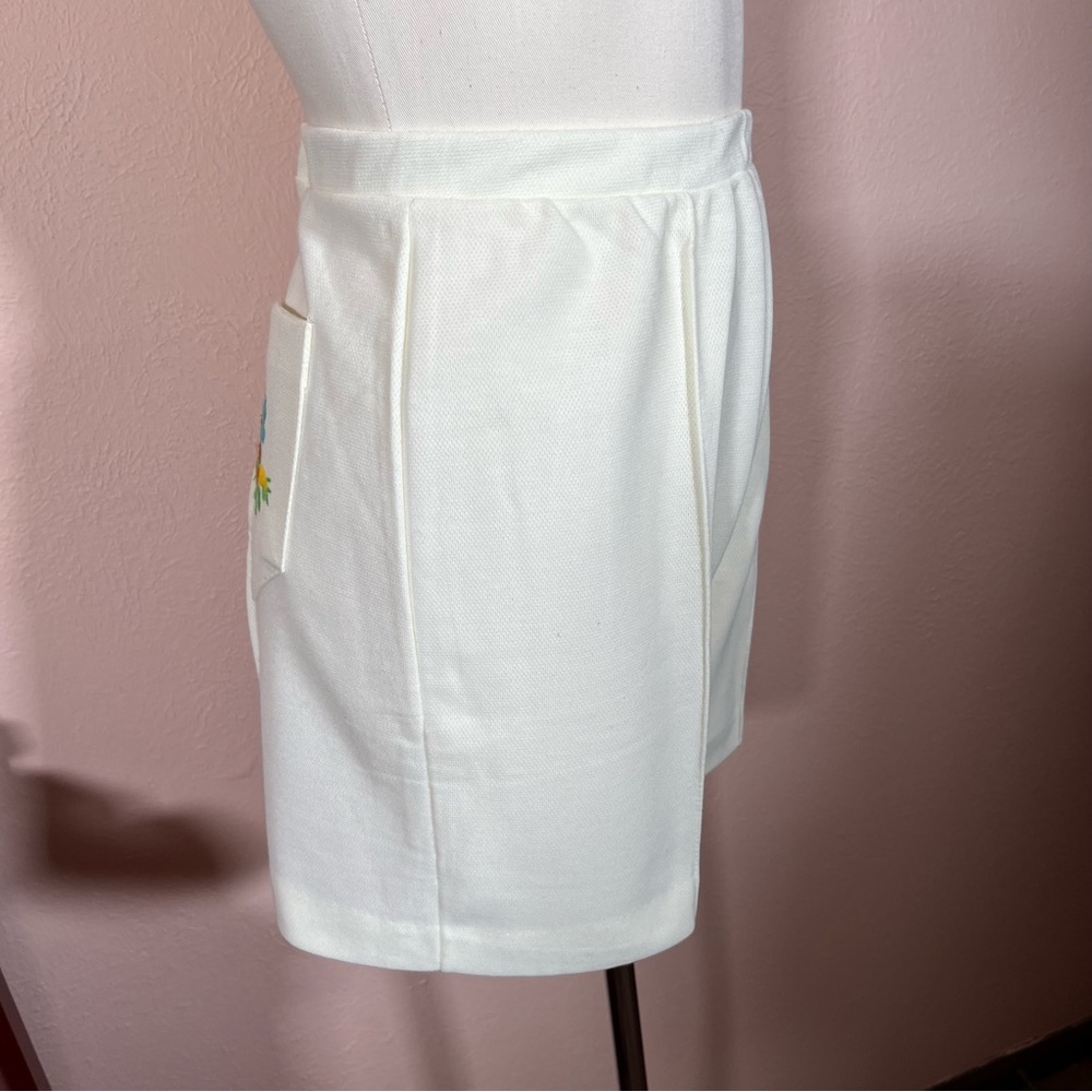 Vintage Floral Embroidery High Waisted white Polyester Shorts 1960 1970 medium - Picture 4 of 16